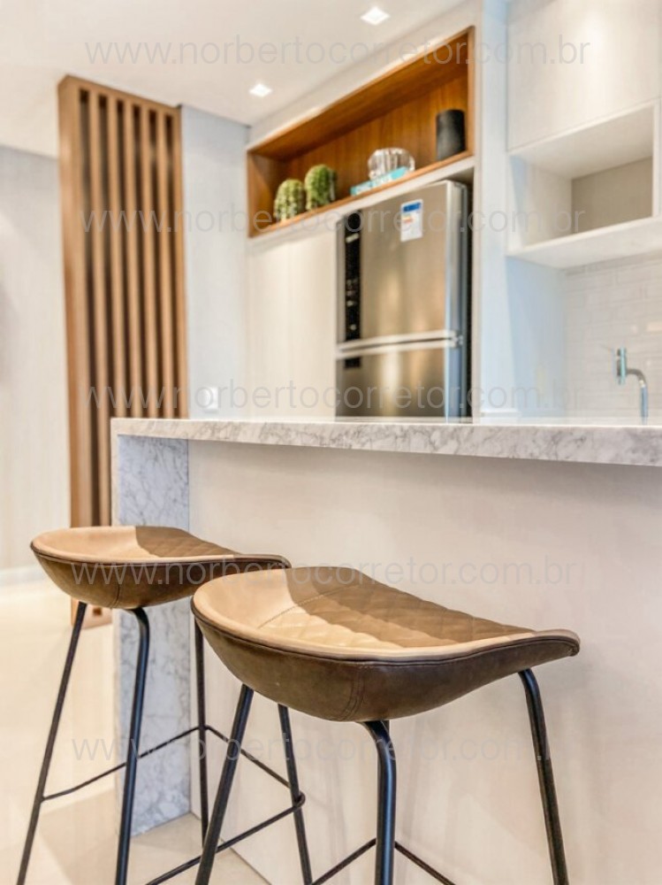 APARTAMENTO MOBILIADO A VENDA EM MEIA PRAIA 