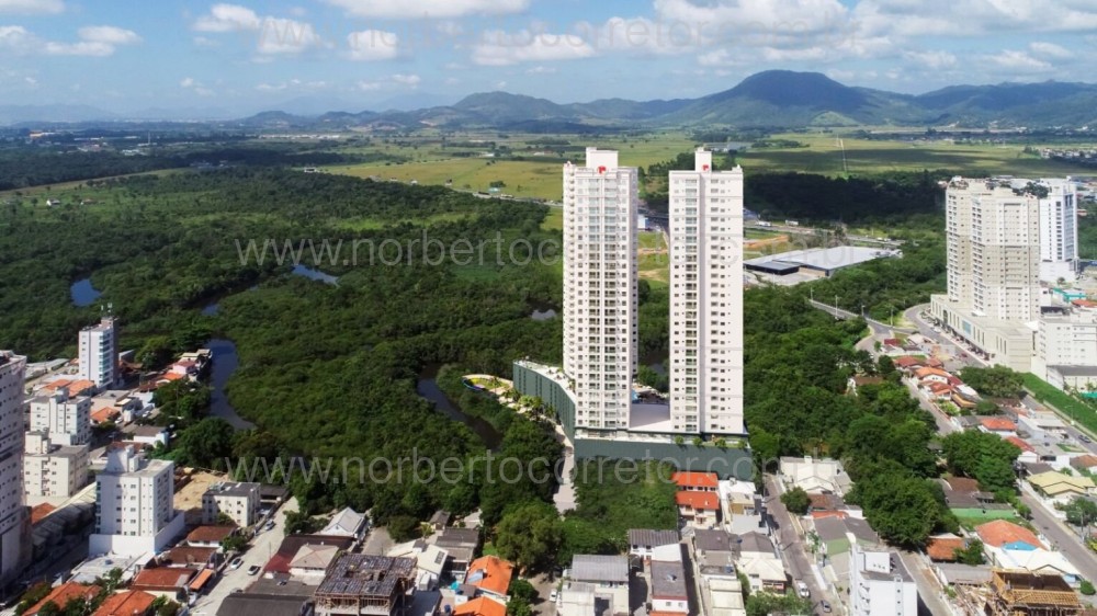 APARTAMENTO A VENDA EM MEIA PRAIA 