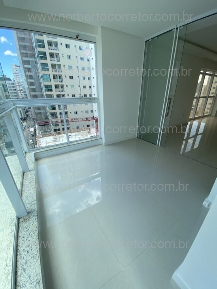 APARTAMENTO A VENDA EM MEIA PRAIA | 3 SUTES 