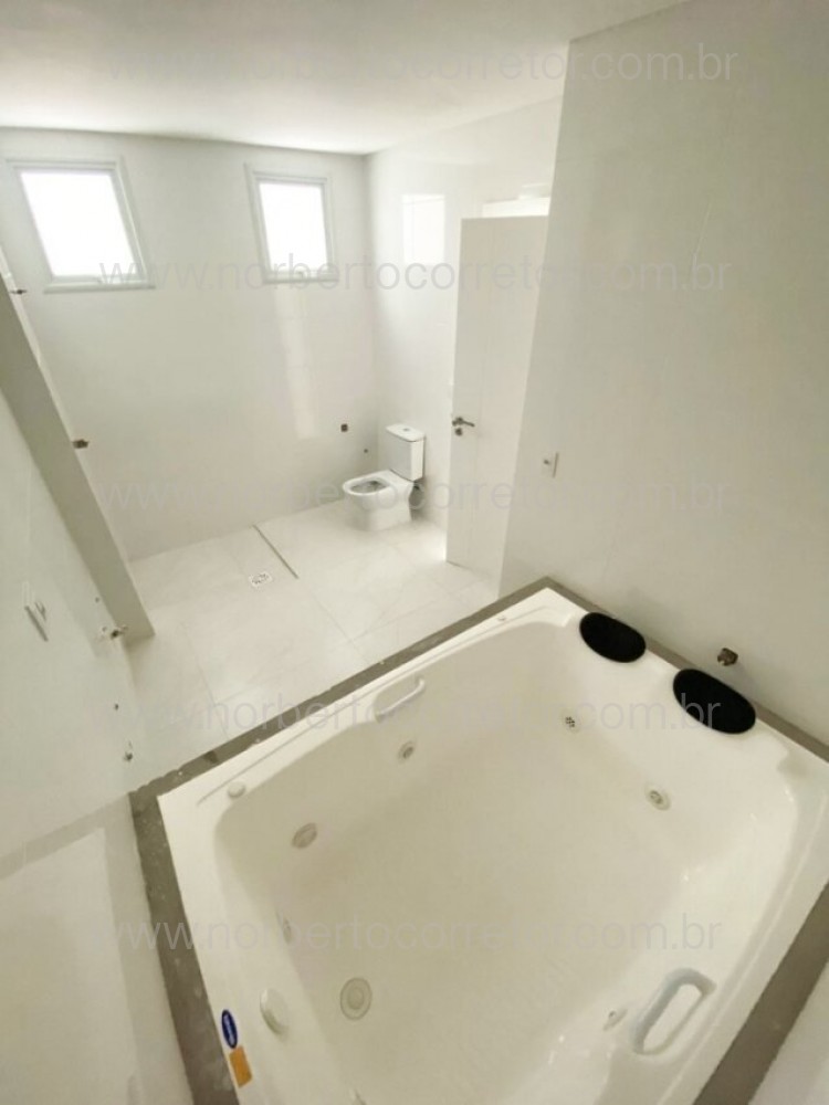 APARTAMENTO FRENTE MAR A VENDA EM MEIA PRAIA