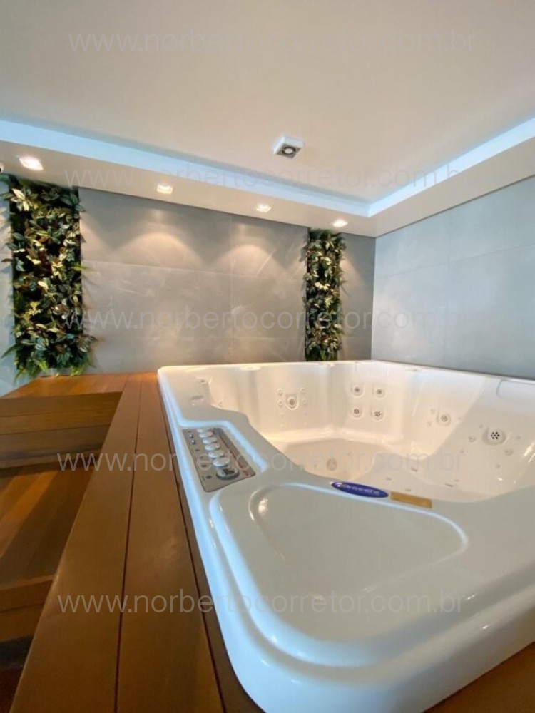 APARTAMENTO FRENTE MAR A VENDA EM MEIA PRAIA