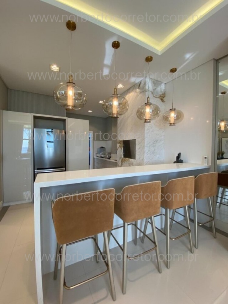 APARTAMENTO FRENTE MAR A VENDA EM MEIA PRAIA