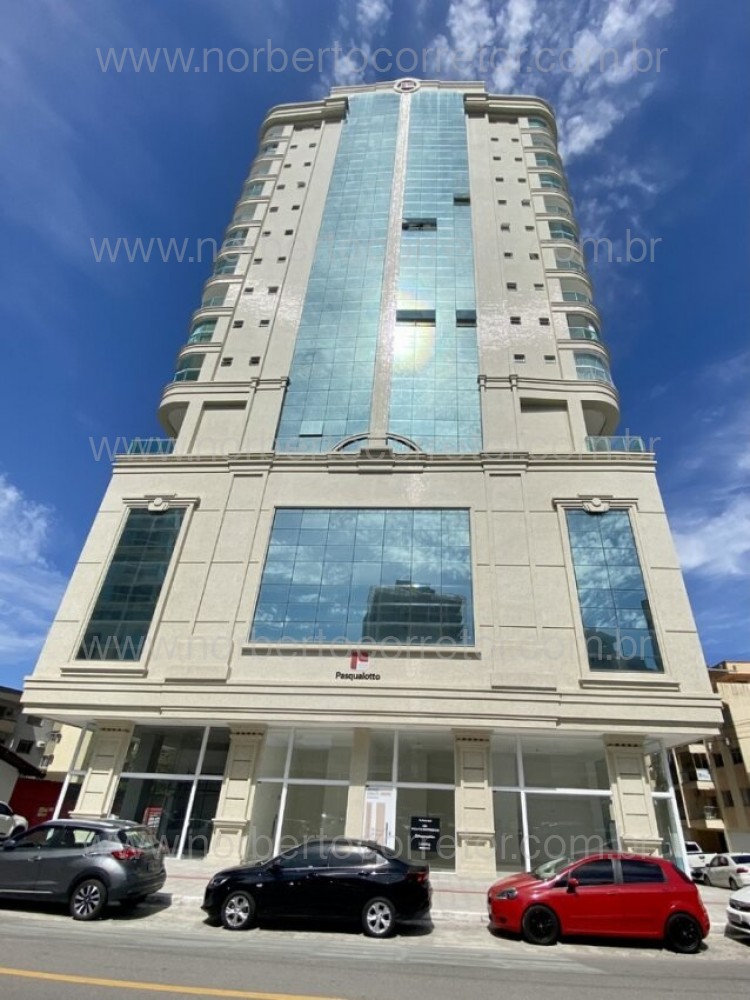 APARTAMENTO A VENDA MOBILIADO NA QUADRA MAR