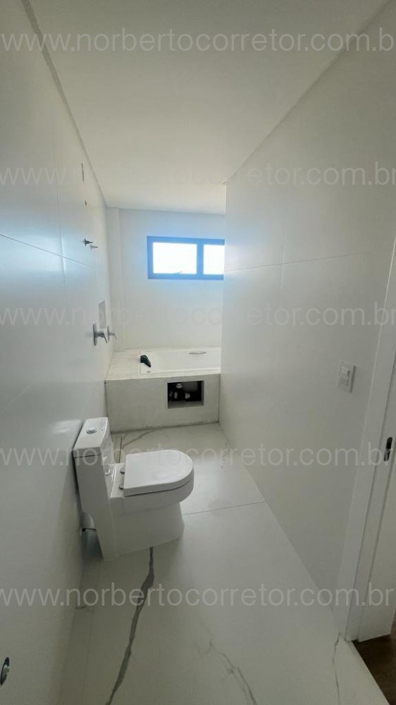 APARTAMENTO 04 SUITES A VENDA MEIA PRAIA