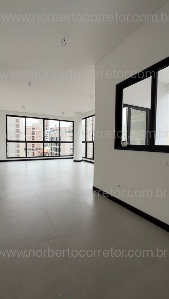 APARTAMENTO 04 SUITES NA QUADRA DO MAR EM ITAPEMA