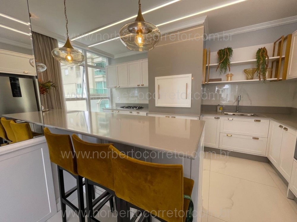 Cobertura duplex, quadra mar, Meia Praia, Itapema 