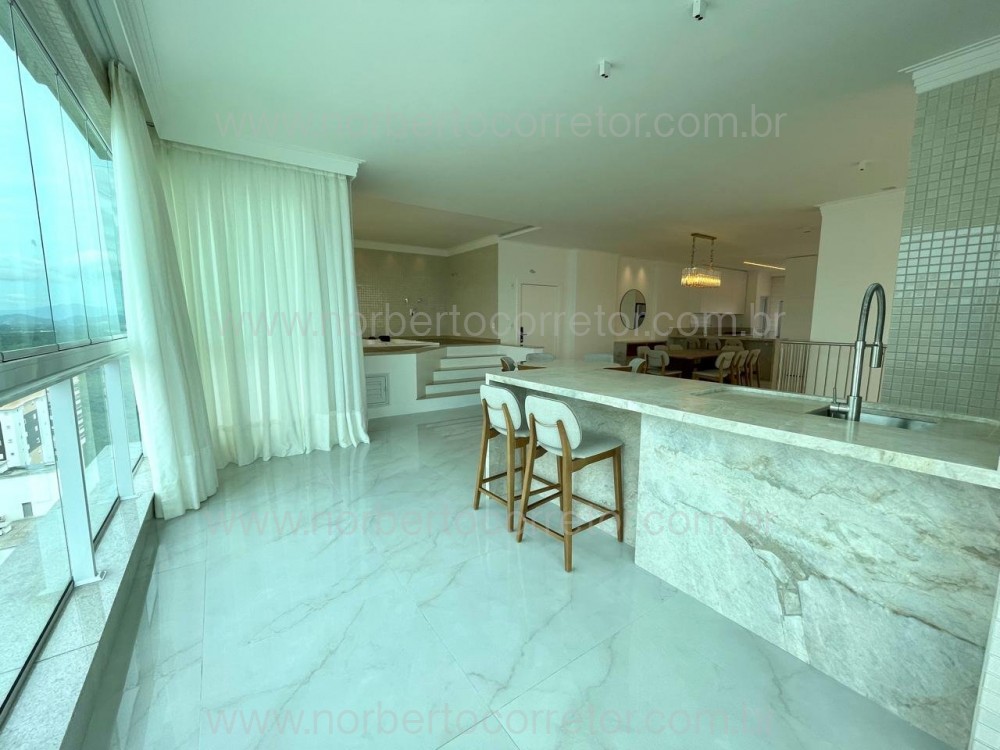 Cobertura duplex, quadra mar, Meia Praia, Itapema 