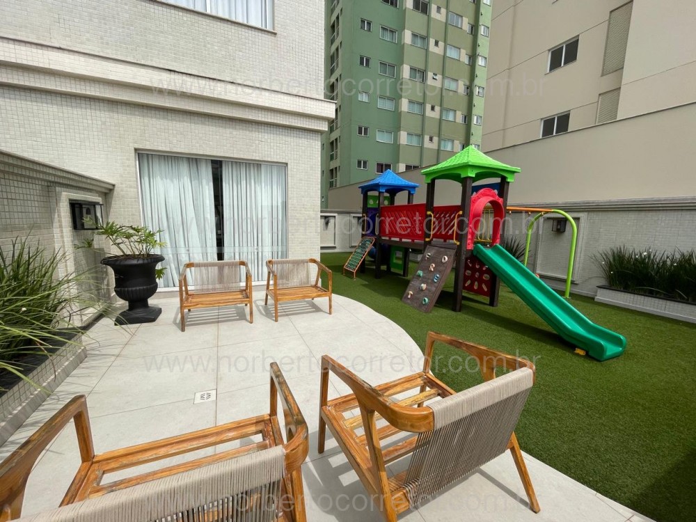 Cobertura duplex, quadra mar, Meia Praia, Itapema 