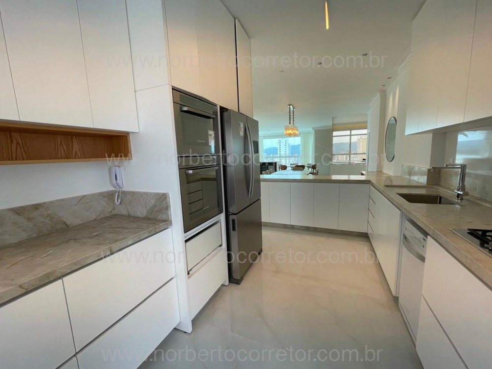 Cobertura duplex, quadra mar, Meia Praia, Itapema 