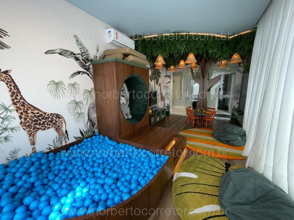 Cobertura duplex, quadra mar, Meia Praia, Itapema 