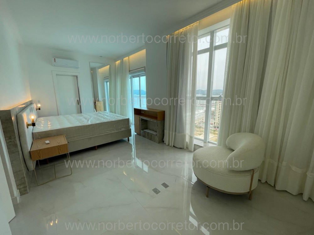 Cobertura duplex, quadra mar, Meia Praia, Itapema 