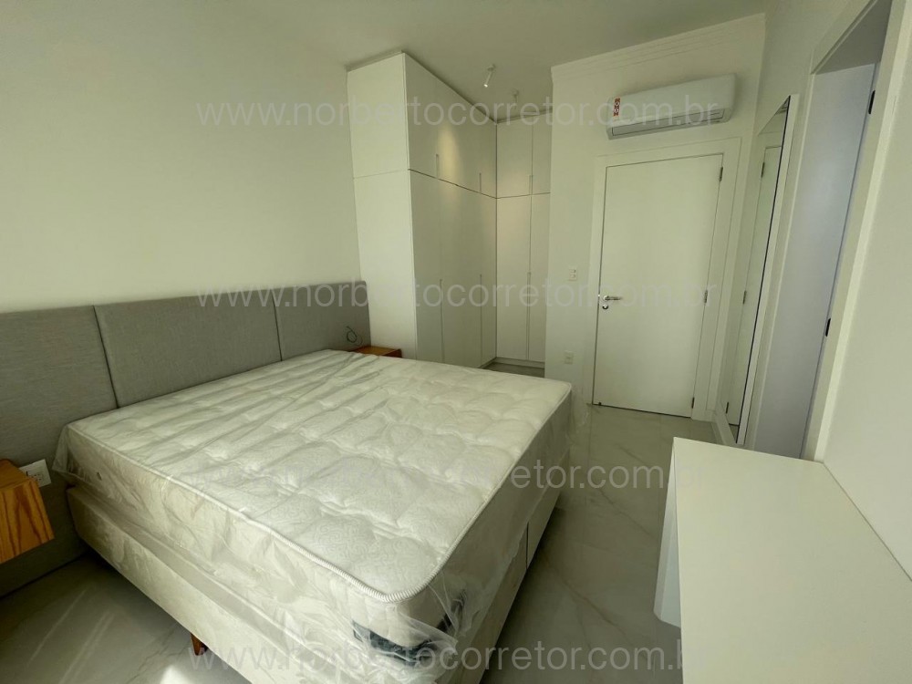 Cobertura duplex, quadra mar, Meia Praia, Itapema 