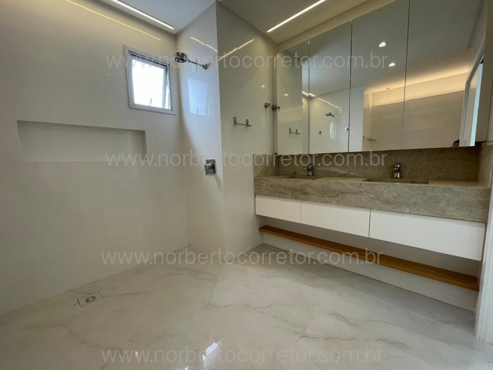 Cobertura duplex, quadra mar, Meia Praia, Itapema 