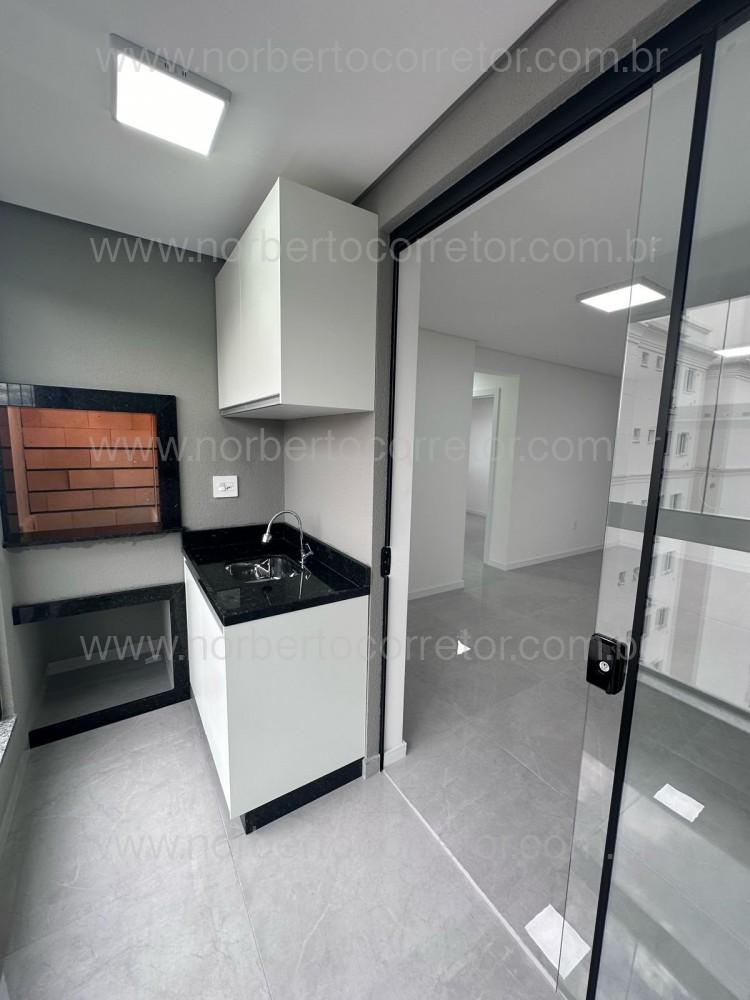 Aluguel anual Apartamento 2 dormit�rios 1 � Su�te