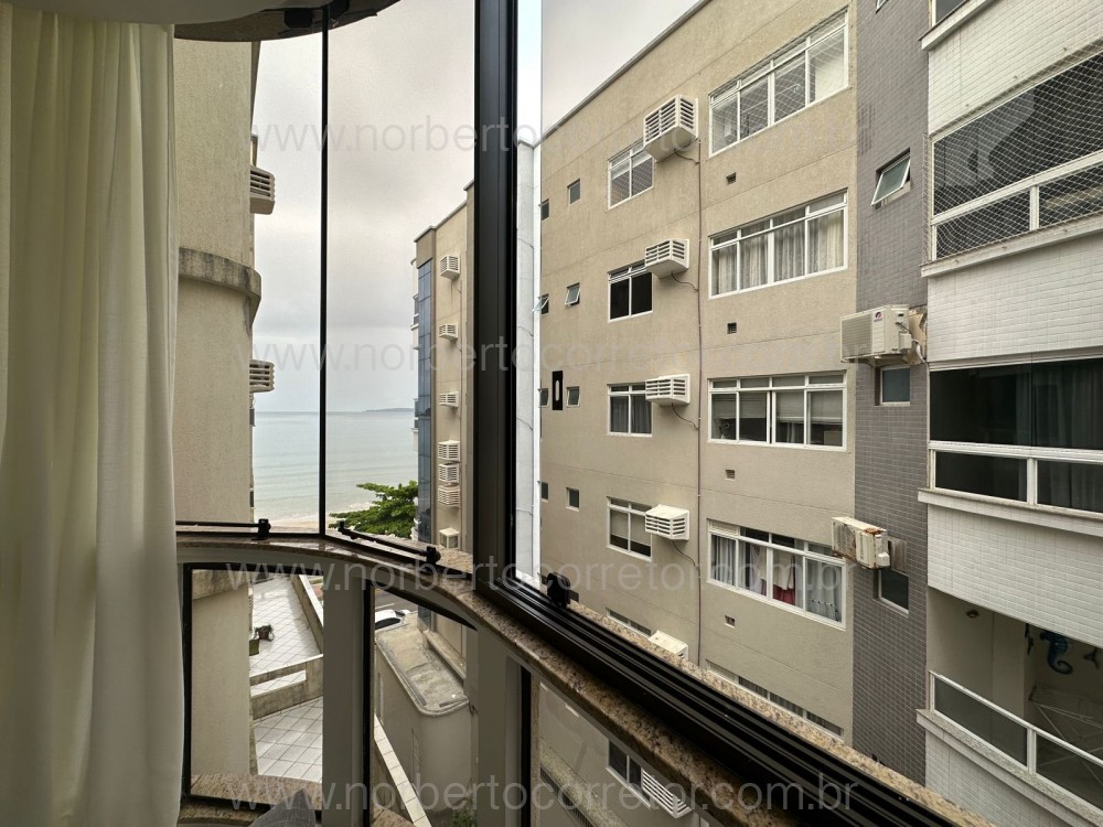 Apartamento 2 dormitrios, P na areia Itapema 