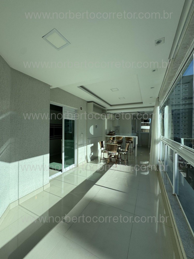 APARTAMENTO 04 SUITES A VENDA EM MEIA PRAIA