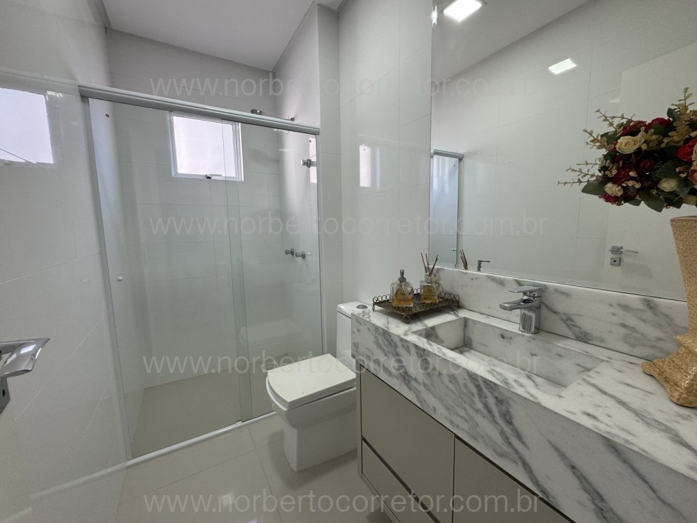 APARTAMENTO 04 SUITES A VENDA EM MEIA PRAIA