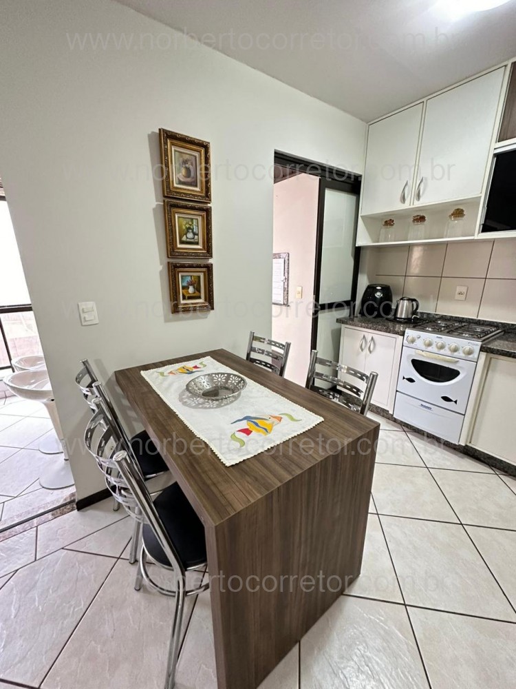 Apartamento 3 dormitrios quadra mar, Itapema SC 