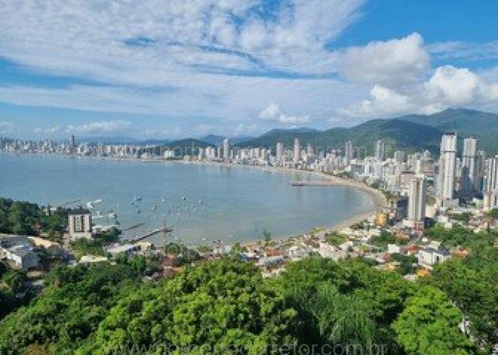 Vendo terreno Bairro Morretes praia de Itapema SC