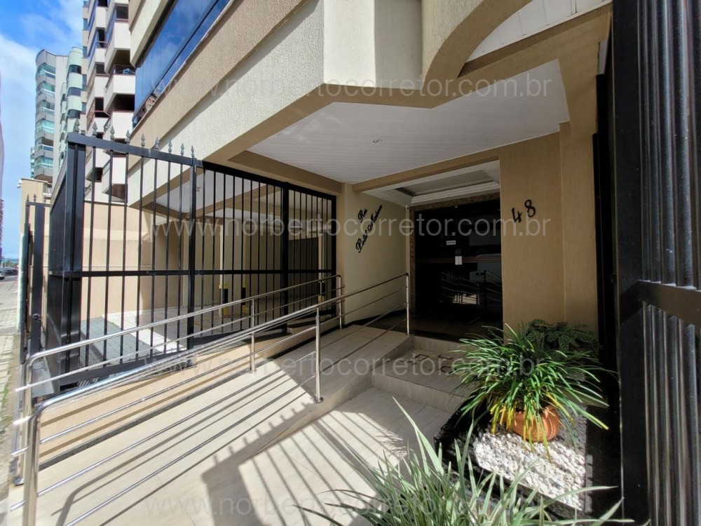 Apartamento 02 Dormitrios Meia Praia, Itapema SC 