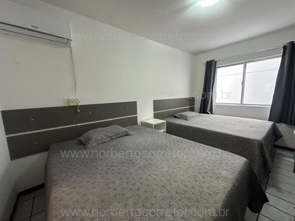 Apartamento 02 Dormitrios em Meia Praia - Itapema