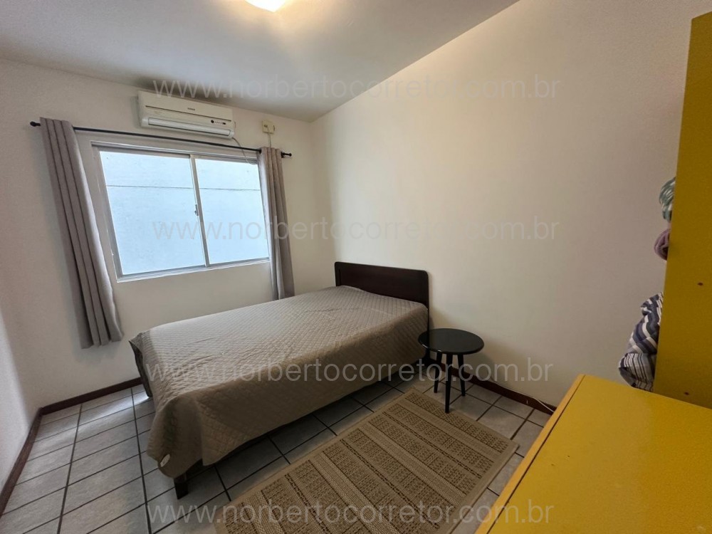 Apartamento 02 Dormitrios em Meia Praia - Itapema