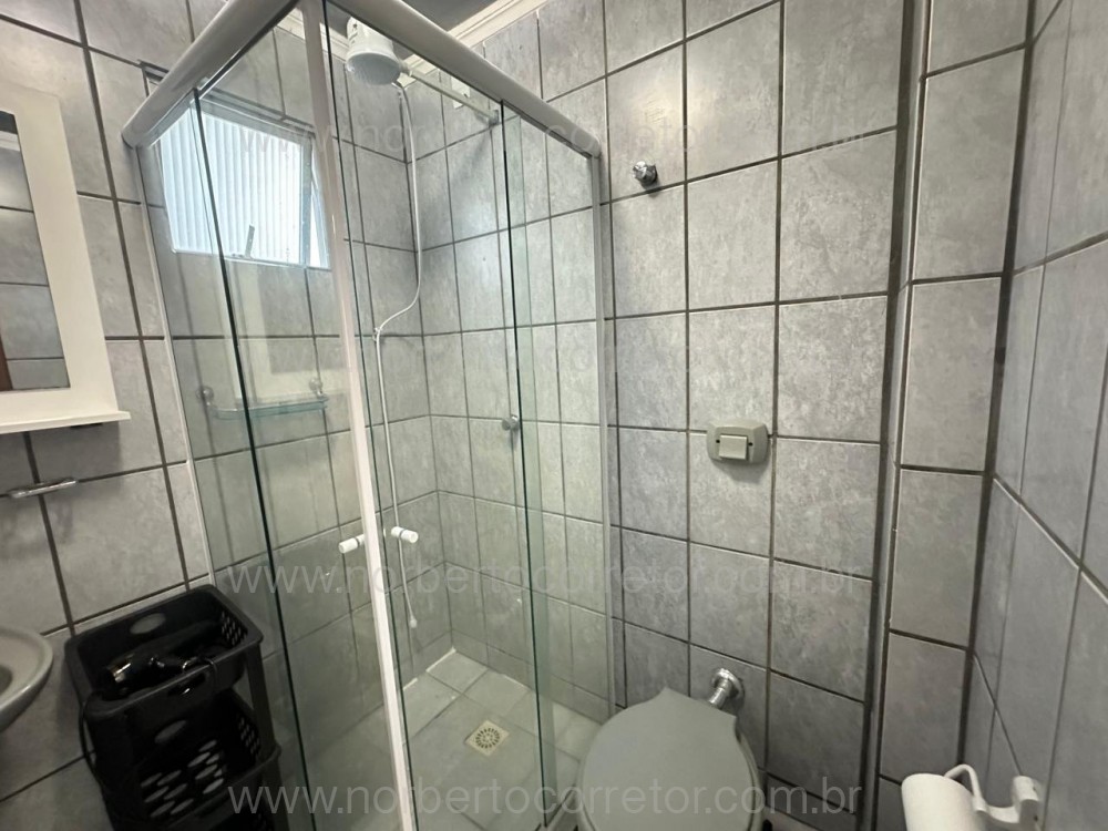 Apartamento 02 Dormitrios em Meia Praia - Itapema