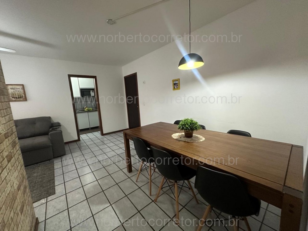 Apartamento 02 Dormitrios em Meia Praia - Itapema