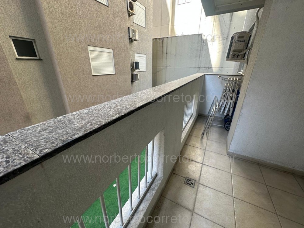 Apartamento 02 Dormit�rios MIOLO DE MEIA PRAIA !