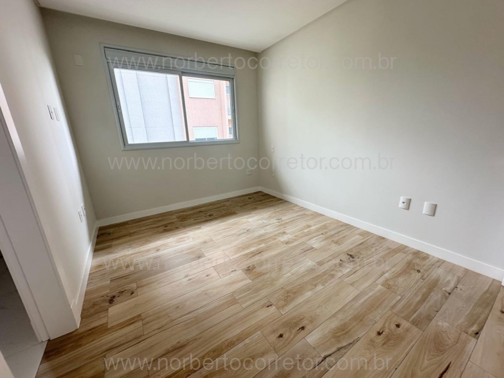 Apartamento 03 sutes em Meia Praia Itapema SC 