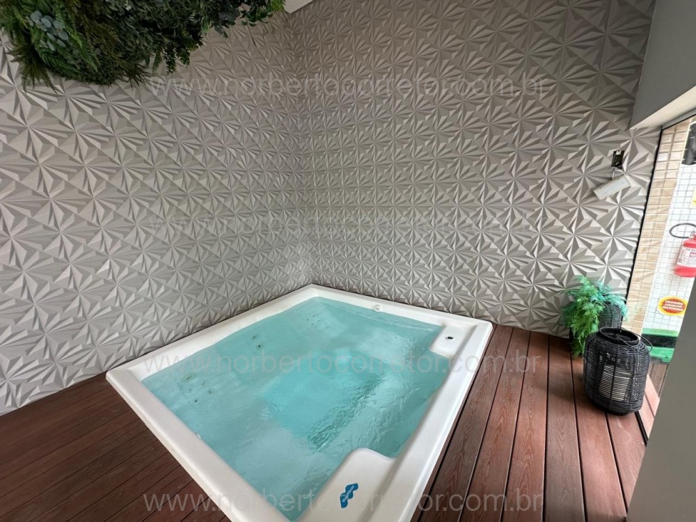 Apartamento 03 sutes em Meia Praia Itapema SC 