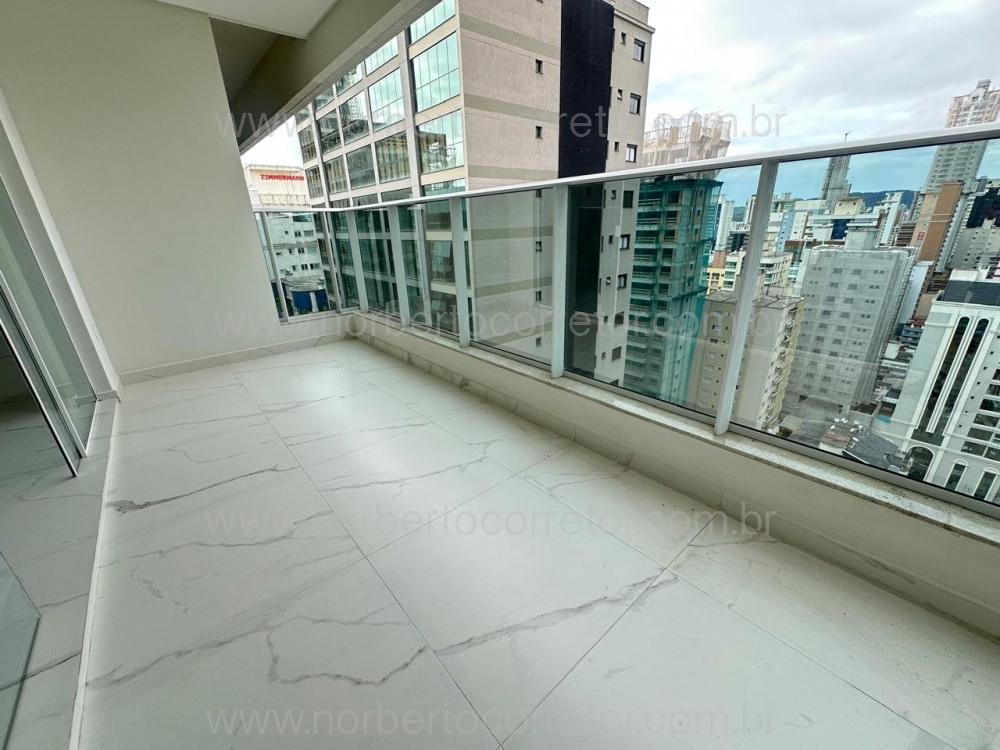 Apartamento 03 sutes em Meia Praia Itapema SC 