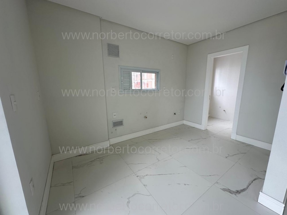 Apartamento 03 sutes em Meia Praia Itapema SC 