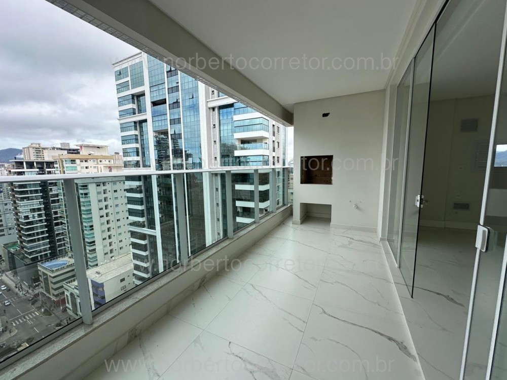 Apartamento 03 sutes em Meia Praia Itapema SC 