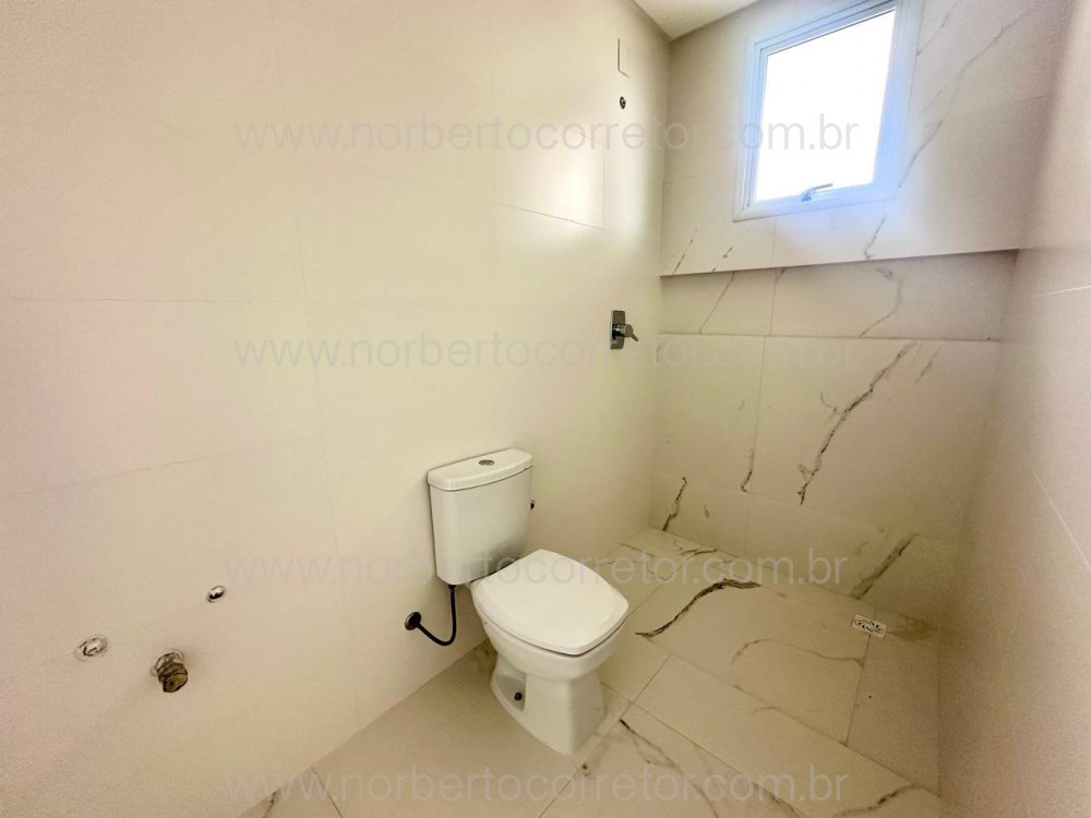 Apartamento 03 sutes em Meia Praia Itapema SC 