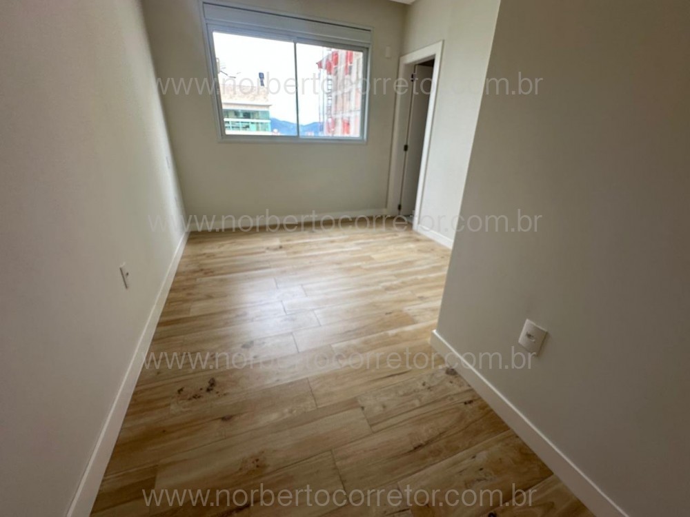 Apartamento 03 sutes em Meia Praia Itapema SC 