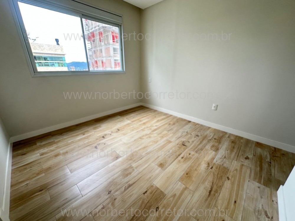 Apartamento 03 sutes em Meia Praia Itapema SC 