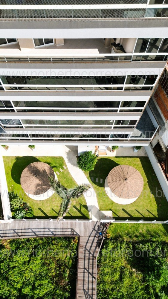 COBERTURA FRENTE MAR MOBILIADA EM ITAPEMA SC