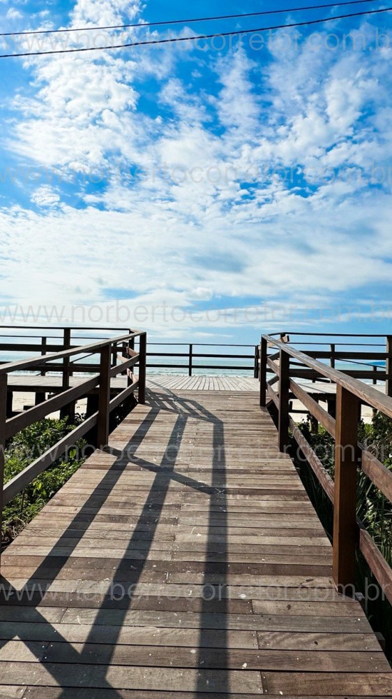 COBERTURA FRENTE MAR MOBILIADA EM ITAPEMA SC