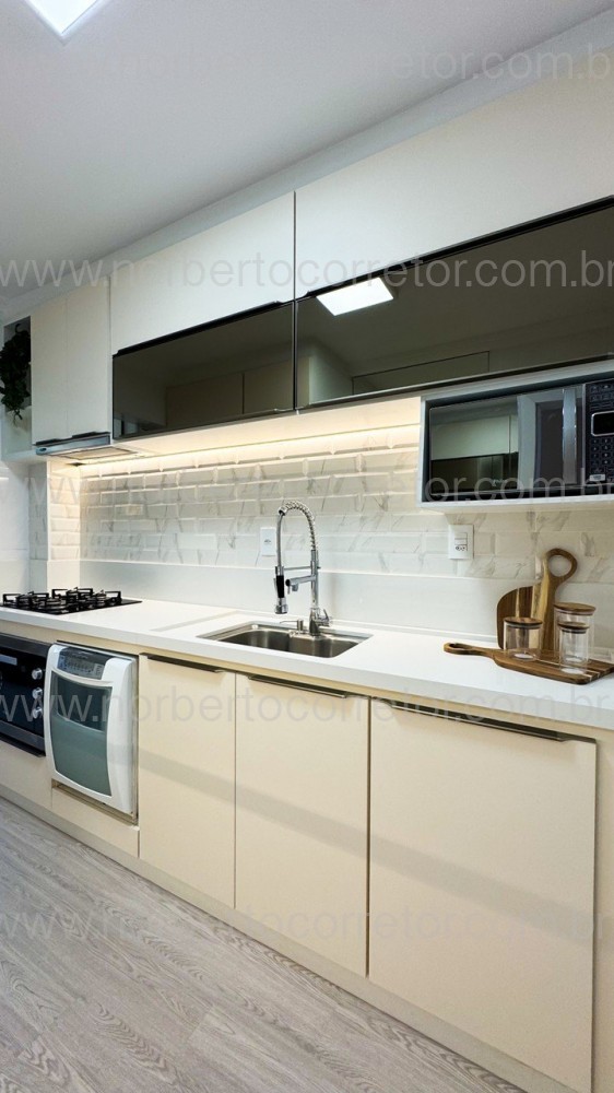 COBERTURA FRENTE MAR MOBILIADA EM ITAPEMA SC