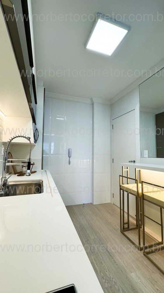 COBERTURA FRENTE MAR MOBILIADA EM ITAPEMA SC