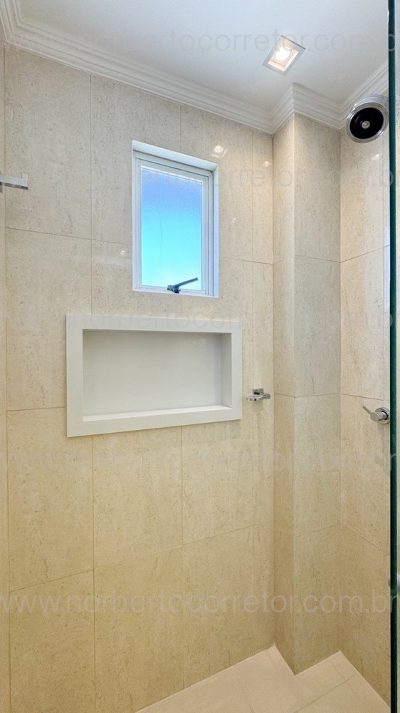 COBERTURA FRENTE MAR MOBILIADA EM ITAPEMA SC