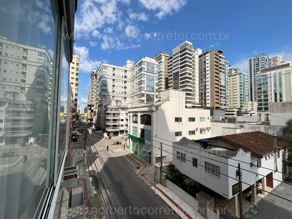 Apartamento 3 dormitrios, Meia Praia, Itapema SC