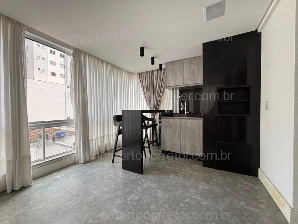 Apartamento 3 dormitrios, Meia Praia, Itapema SC