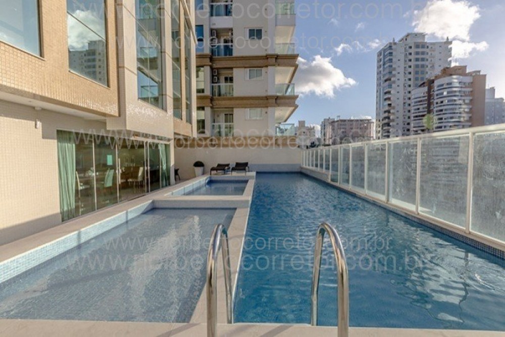 Residencial Alamandas apartamento venda Meia Praia