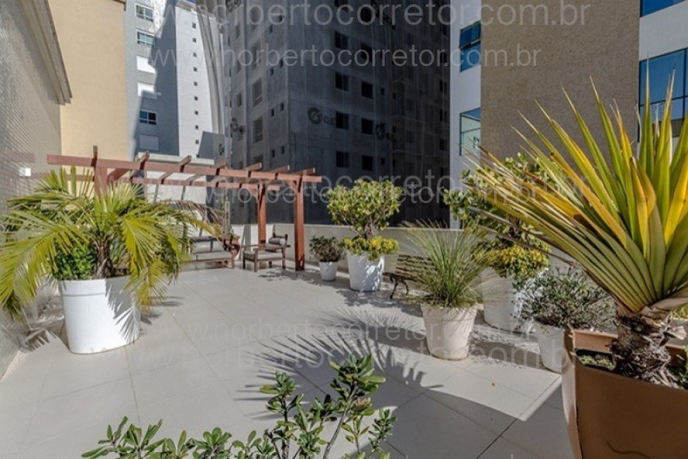 Residencial Alamandas apartamento venda Meia Praia