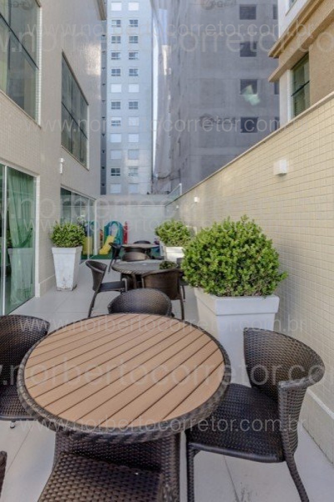 Residencial Alamandas apartamento venda Meia Praia