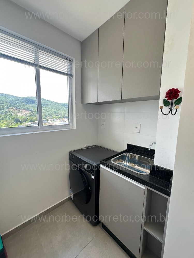 Apartamento 02 Dormit�rios Totalmente Mobiliado LO