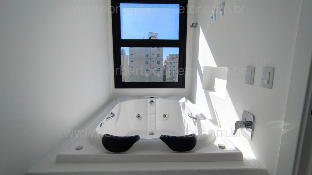 Apartamento 4 su�tes Meia Praia, Itapema SC