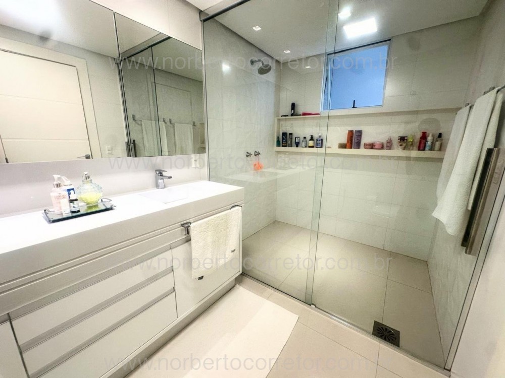 EDIFICIO PARIS , SEGUNDA QUADRA DO MAR 